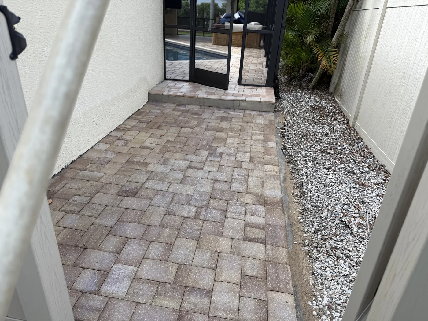 Tampa paver walkway after cleaning and sealing